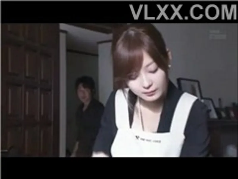 Chồng yêu đi bàn việc làm ăn, người vợ ở nhà bị người tình của chị gái cưỡng hiếp
